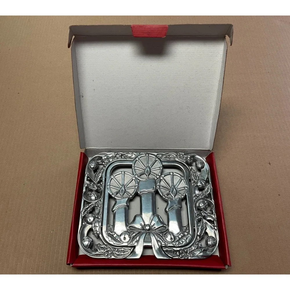 Lenox Yuletide Metal Serveware‎ Holiday Expandable Trivet – New in Open Box